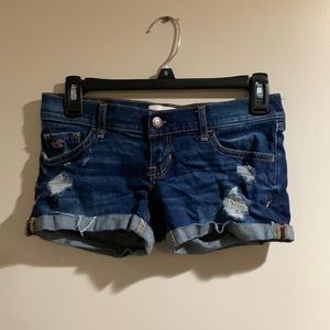 Hollister 00 ripped shorts
